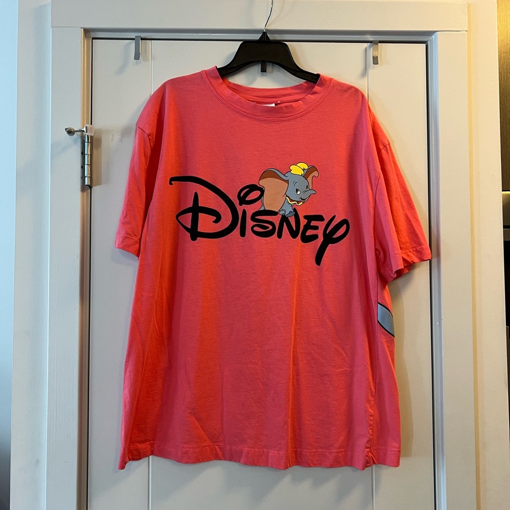 Disney Zara Coral Tee Dumbo Front & Back Design, Drop Shoulder Tee Size Medium
